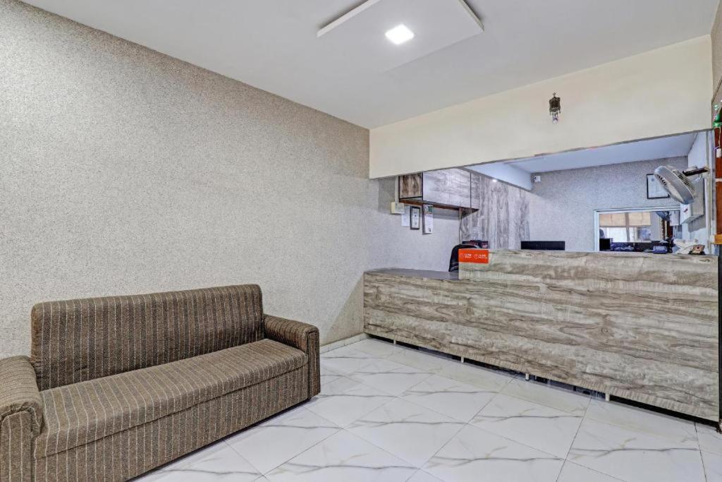 Hotel Mayura, Ankleshwar Eksteriør bilde