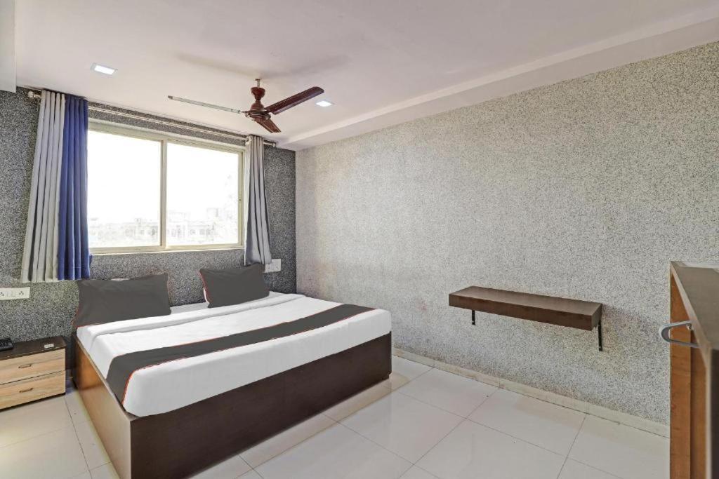 Hotel Mayura, Ankleshwar Eksteriør bilde
