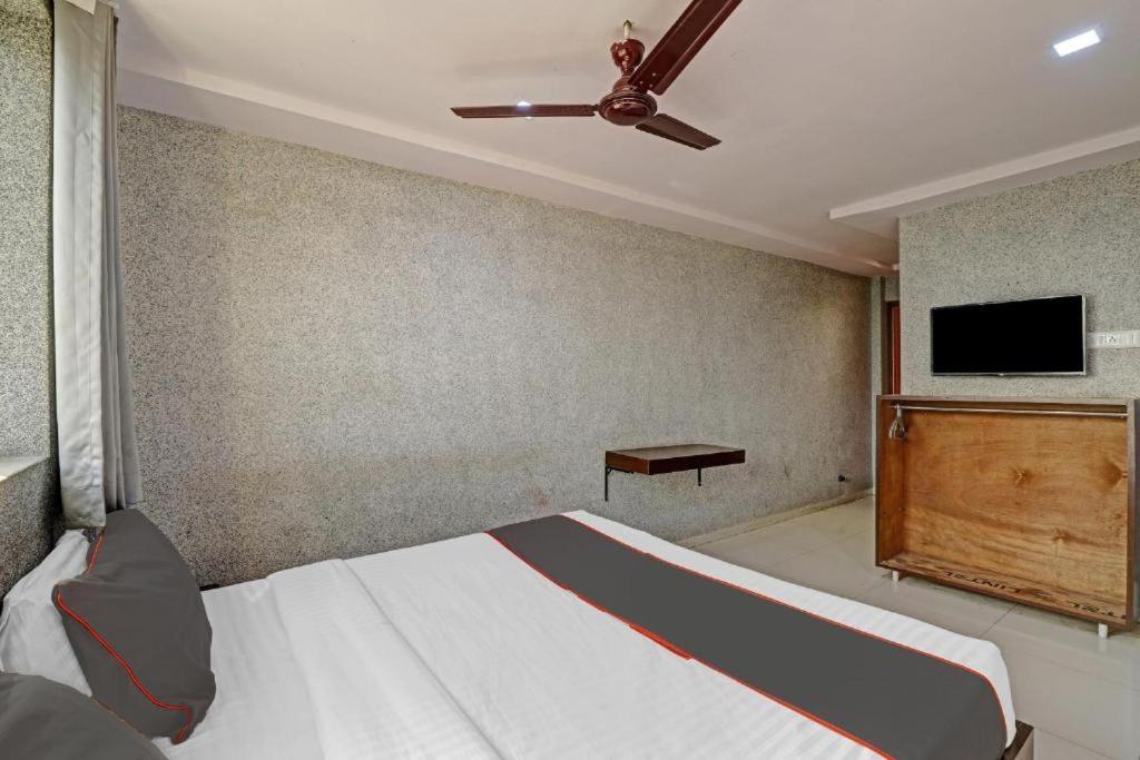 Hotel Mayura, Ankleshwar Eksteriør bilde